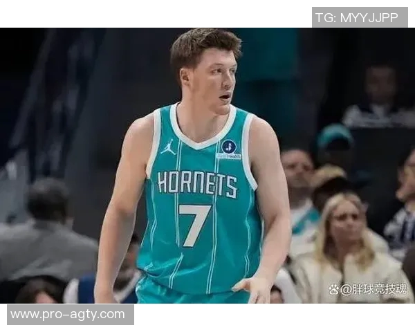 克尼佩尔三分球命中率高达533成为出手30次球员中的最佳射手